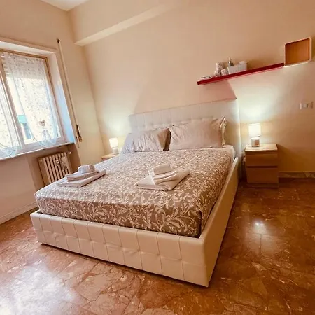Alessandra'S Home Rome